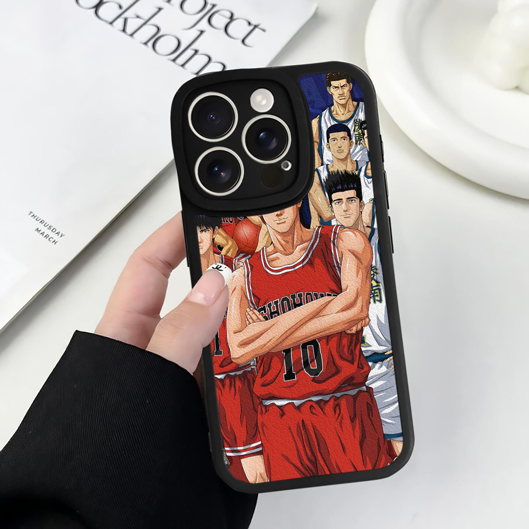 （画像用） SLAM DUNK／スラムダンク 【iPhone 16シリーズ対応】シリコンスマホケース（レザー調） 材質：シリコン